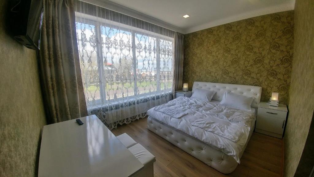 Sonya room 1
