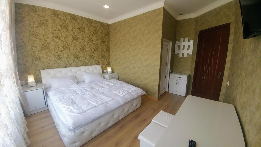 Sonya room 3