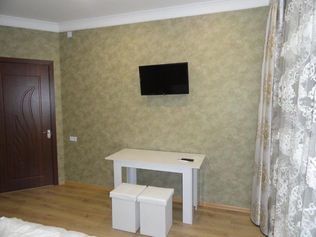 Sonya room 4